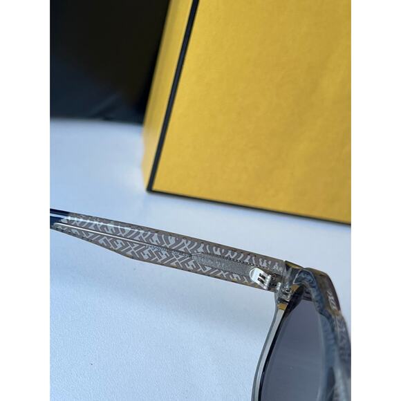 SALE NEW Fendi FE40076U Logo Blue FF Mirror Unisex Sunglasses - Picture 7 of 7